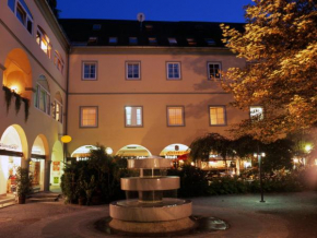 Гостиница Hotel Goldener Brunnen  Клагенфурт